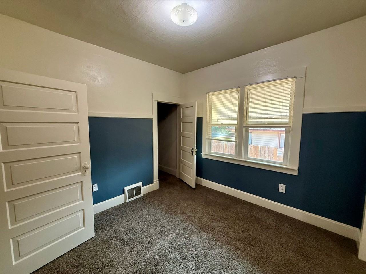 1520 W 11th Ave - Photo 6 of 33