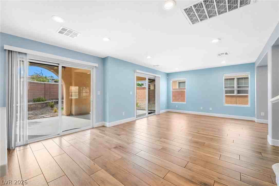 6097 Honeysuckle Ridge St - Photo 7 of 22