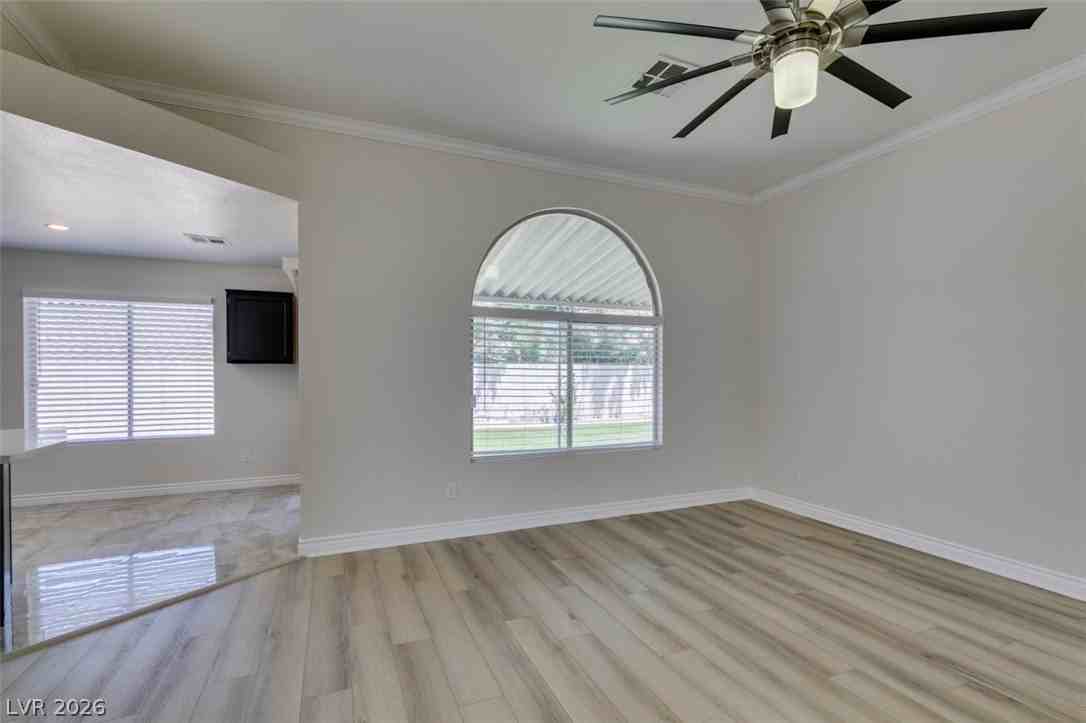 434 Viewmont Dr - Photo 6 of 30