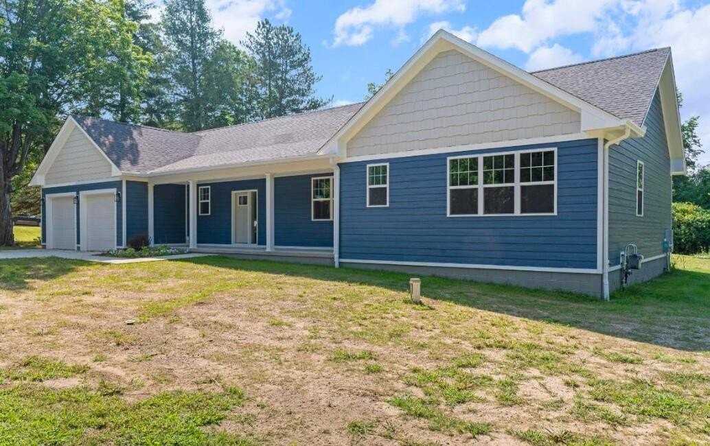 3205 Weidemann Dr - Photo 3 of 26