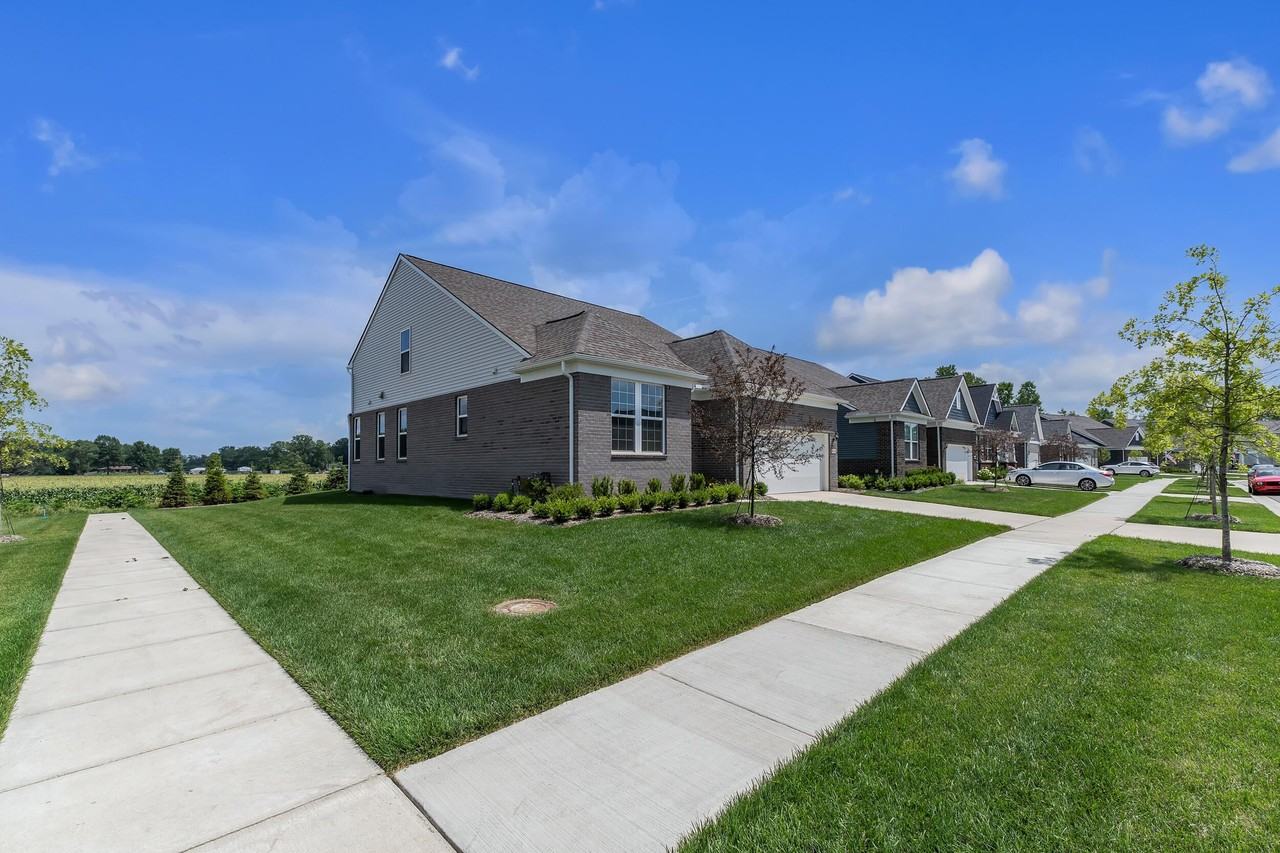 4959 Barnes Rd - Photo 3 of 48
