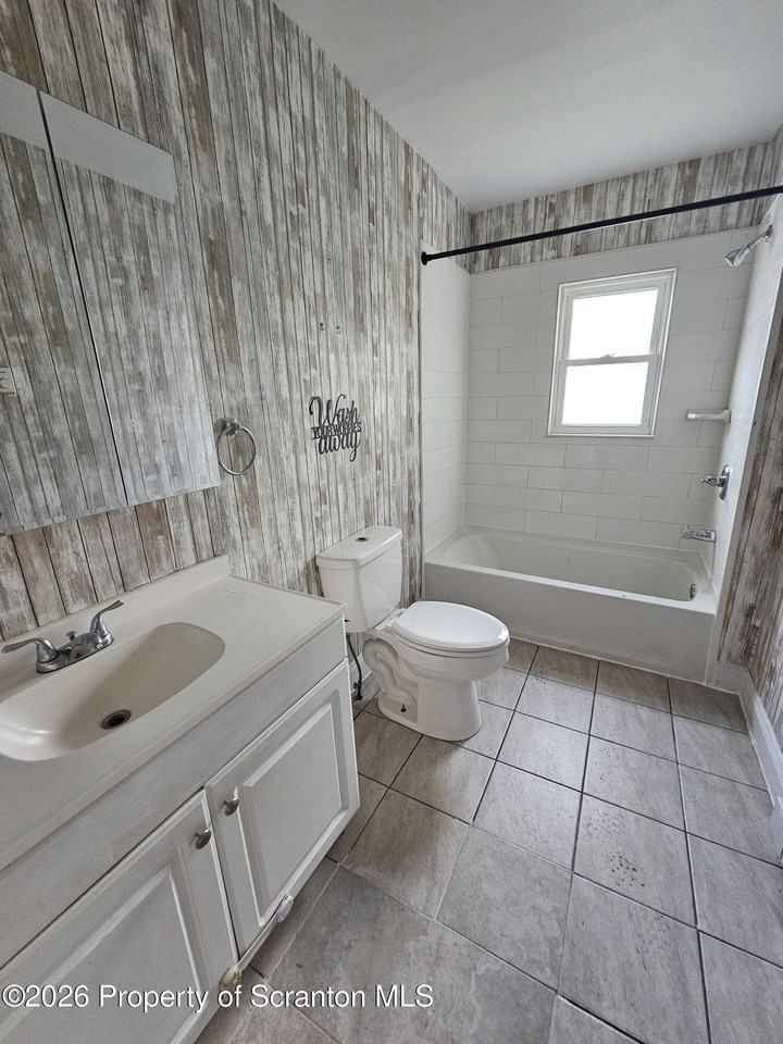 509 Luzerne St - Photo 5 of 13