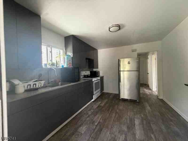 273 Netherwood Ave #2 - Photo 6 of 7