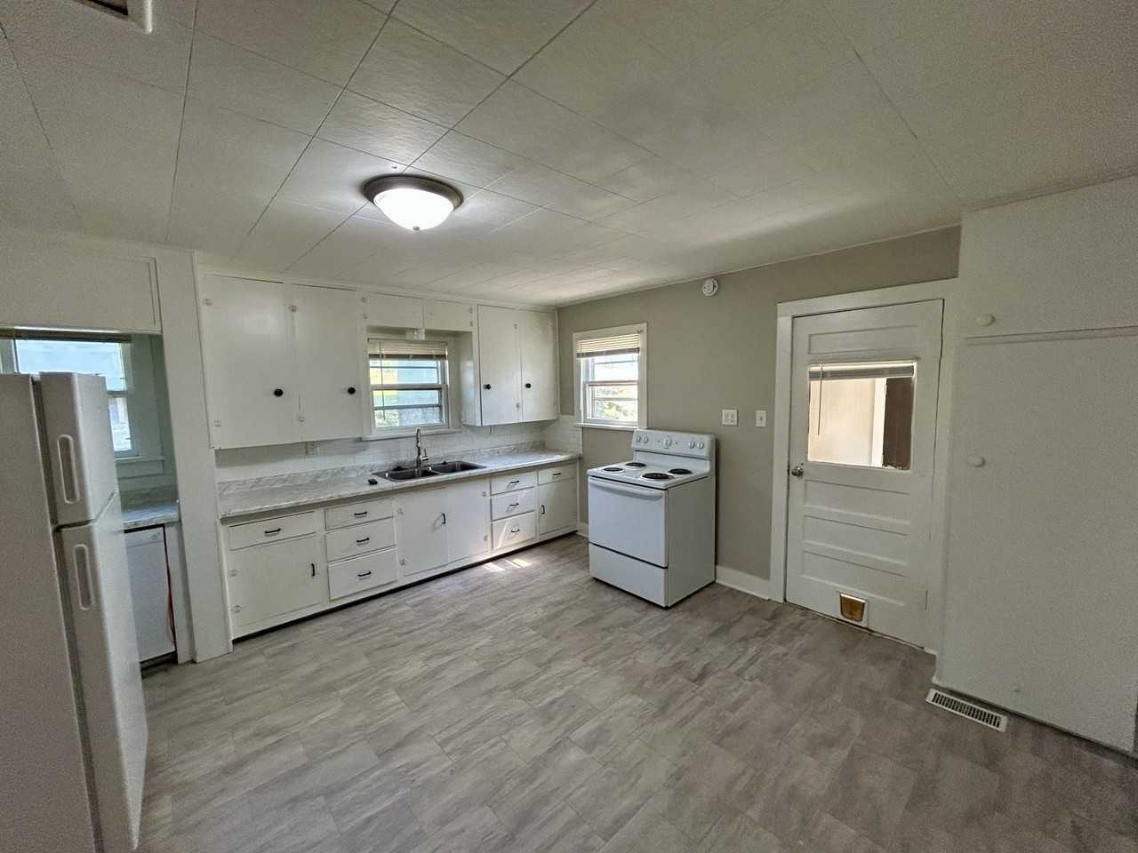 706 Locust St #1 - Photo 6 of 12