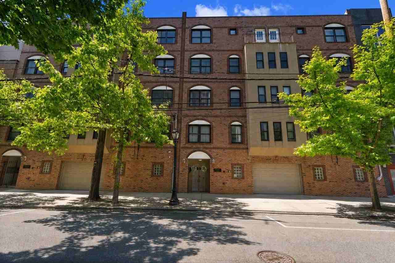 218 Jackson St #7B - Photo 4 of 31