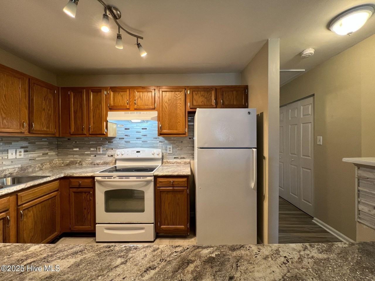 136 Marlene Dr - Photo 6 of 19