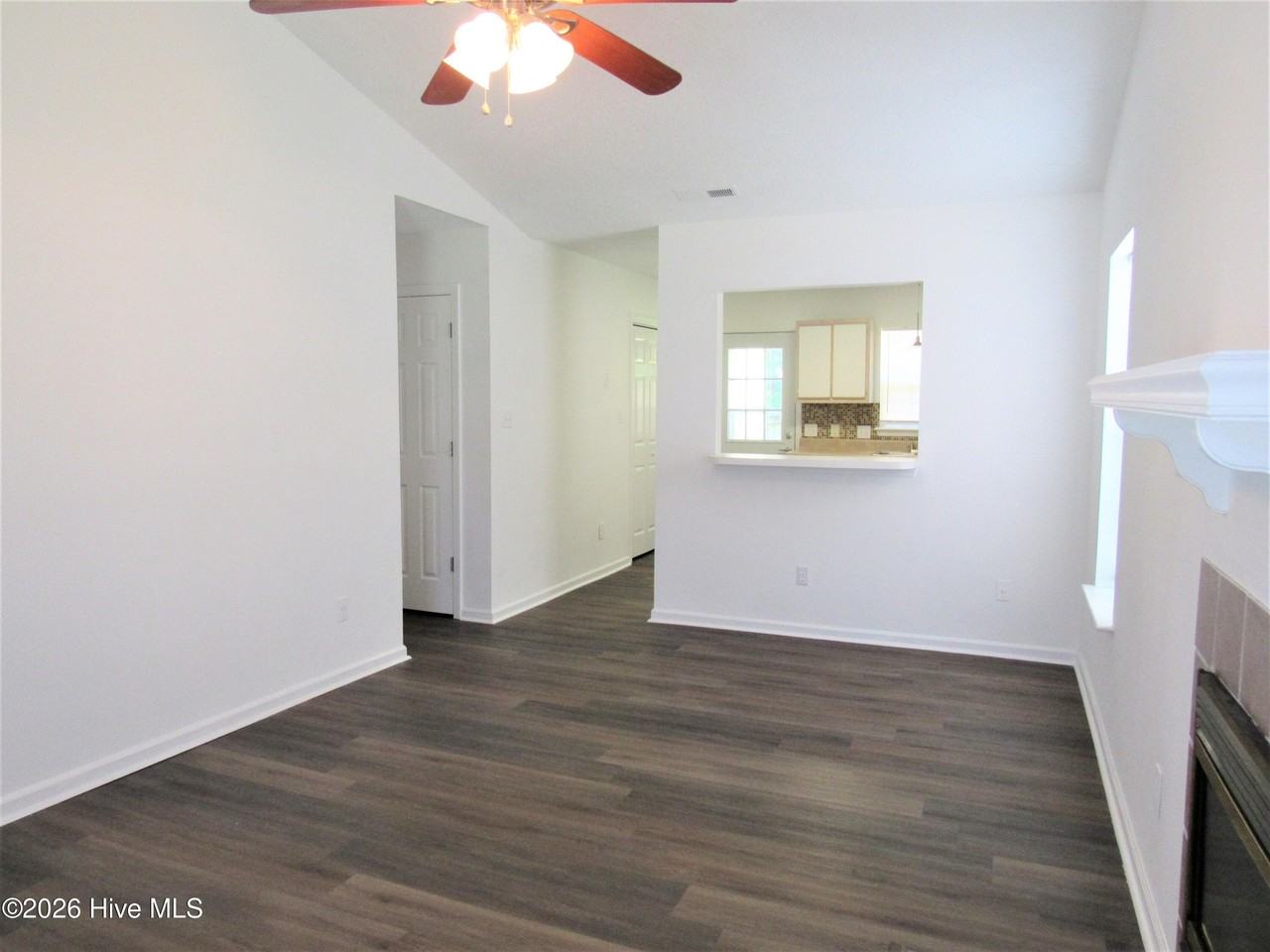 300 Meadowbrook Ln - Photo 7 of 19