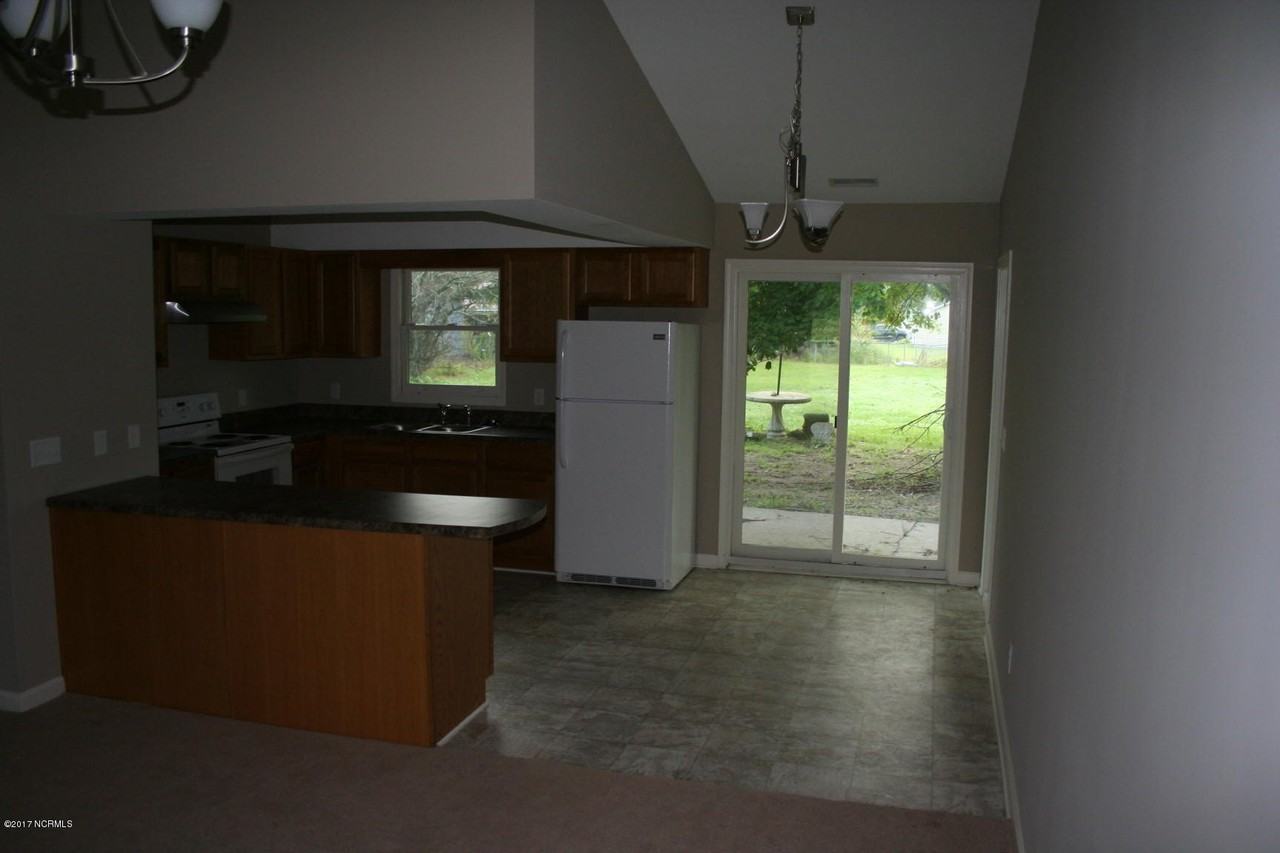 1271 Piney Green Rd - Photo 2 of 12