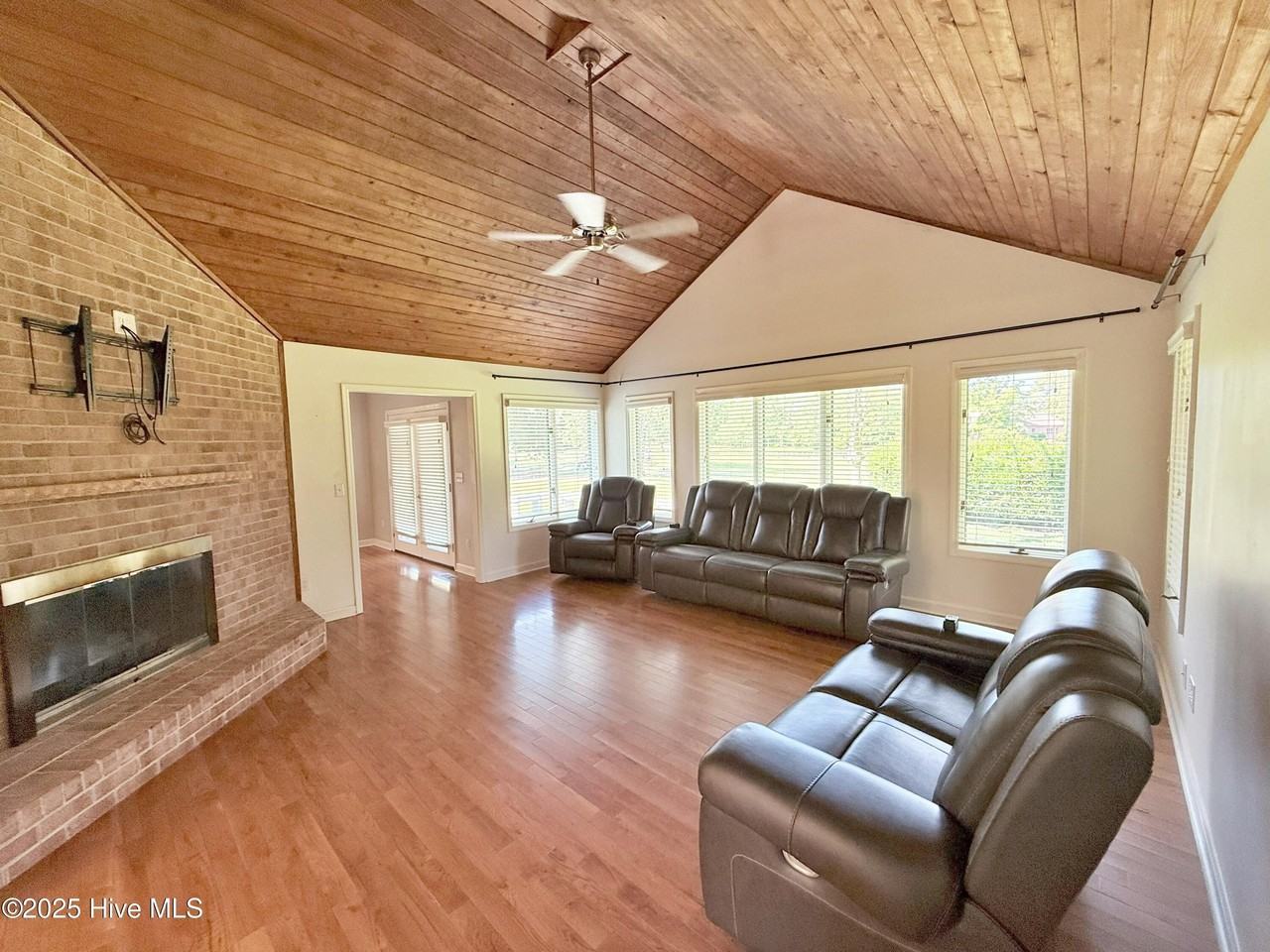 3305 Peppercorn Rd - Photo 3 of 28