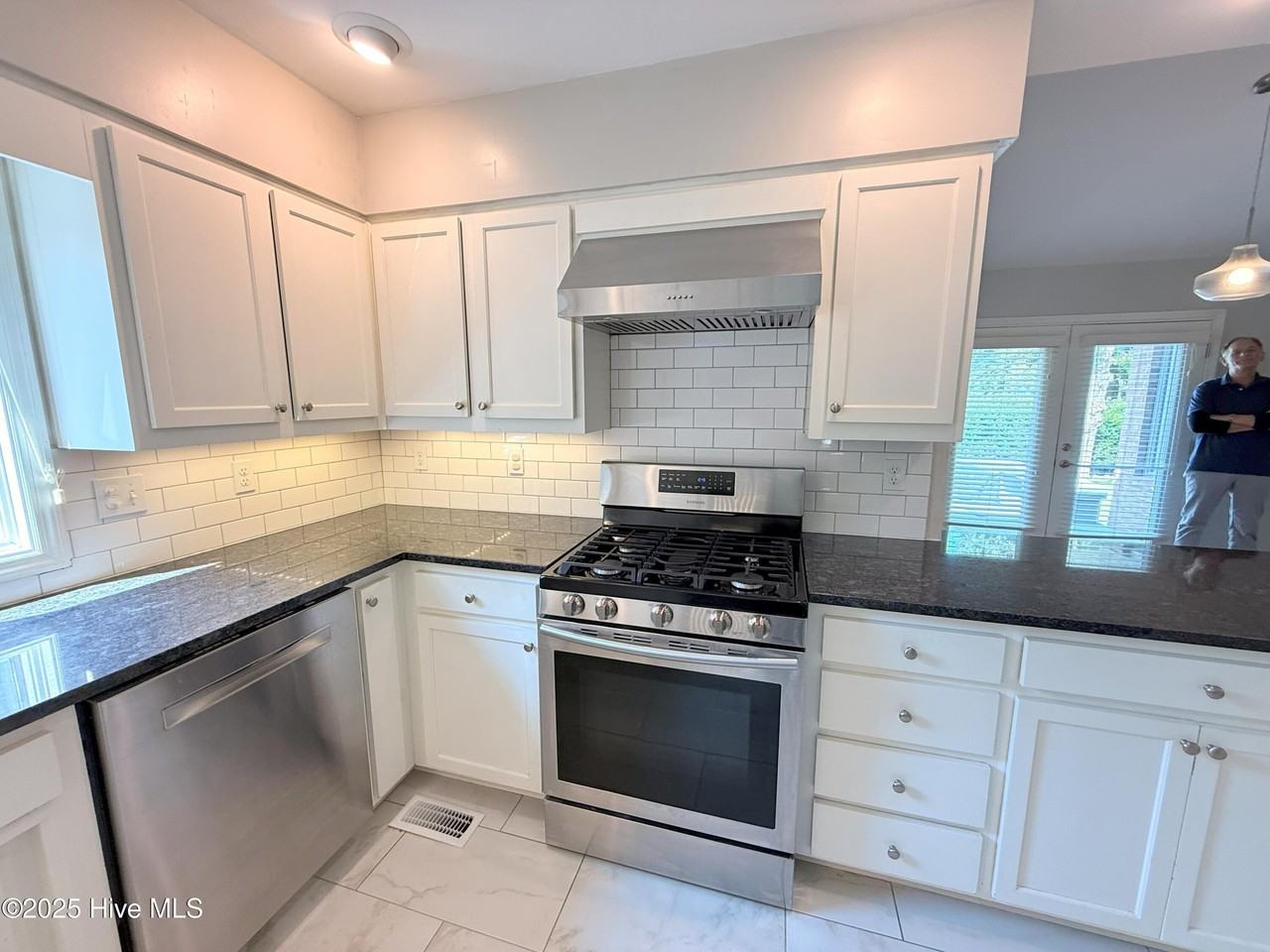 3305 Peppercorn Rd - Photo 7 of 28