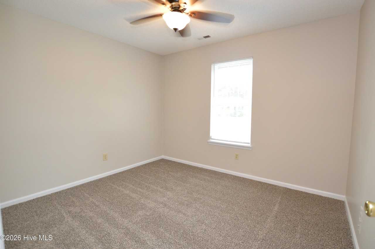 105 Creekview Dr - Photo 6 of 14