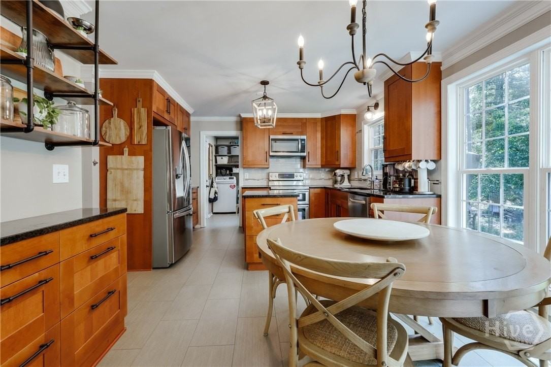 2221 Whippoorwill Rd - Photo 4 of 50