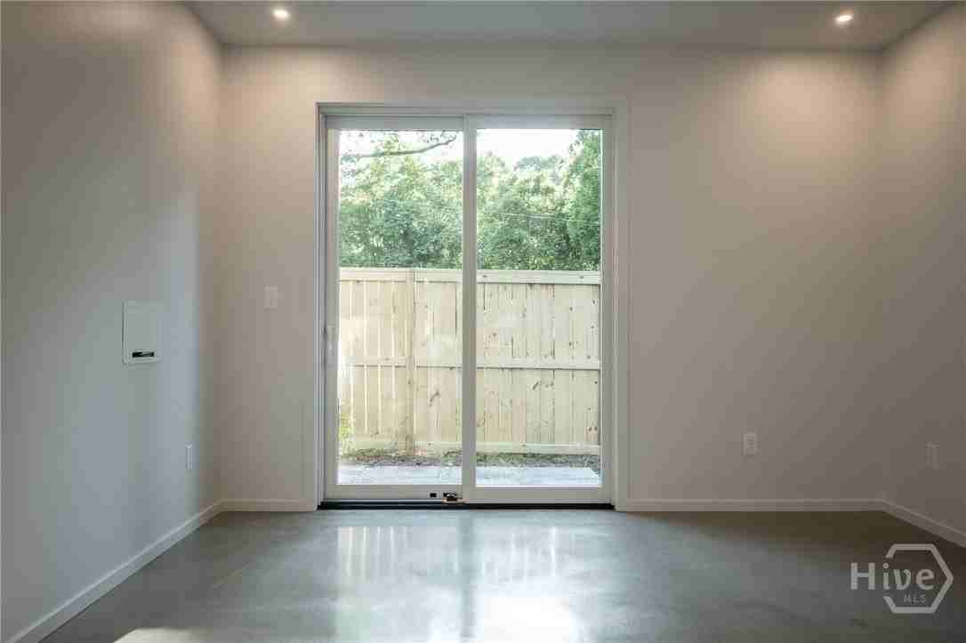 297 Morton Ave - Photo 3 of 40