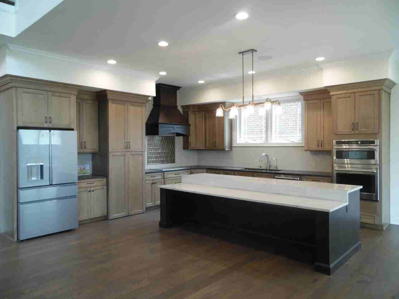 2331 Coroneo Ln - Photo 7 of 30