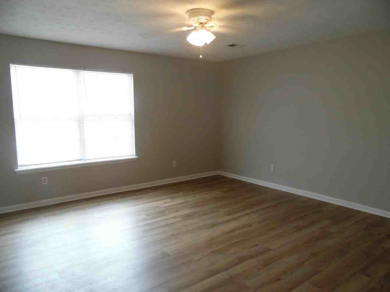 902 Wabarto Way - Photo 2 of 7