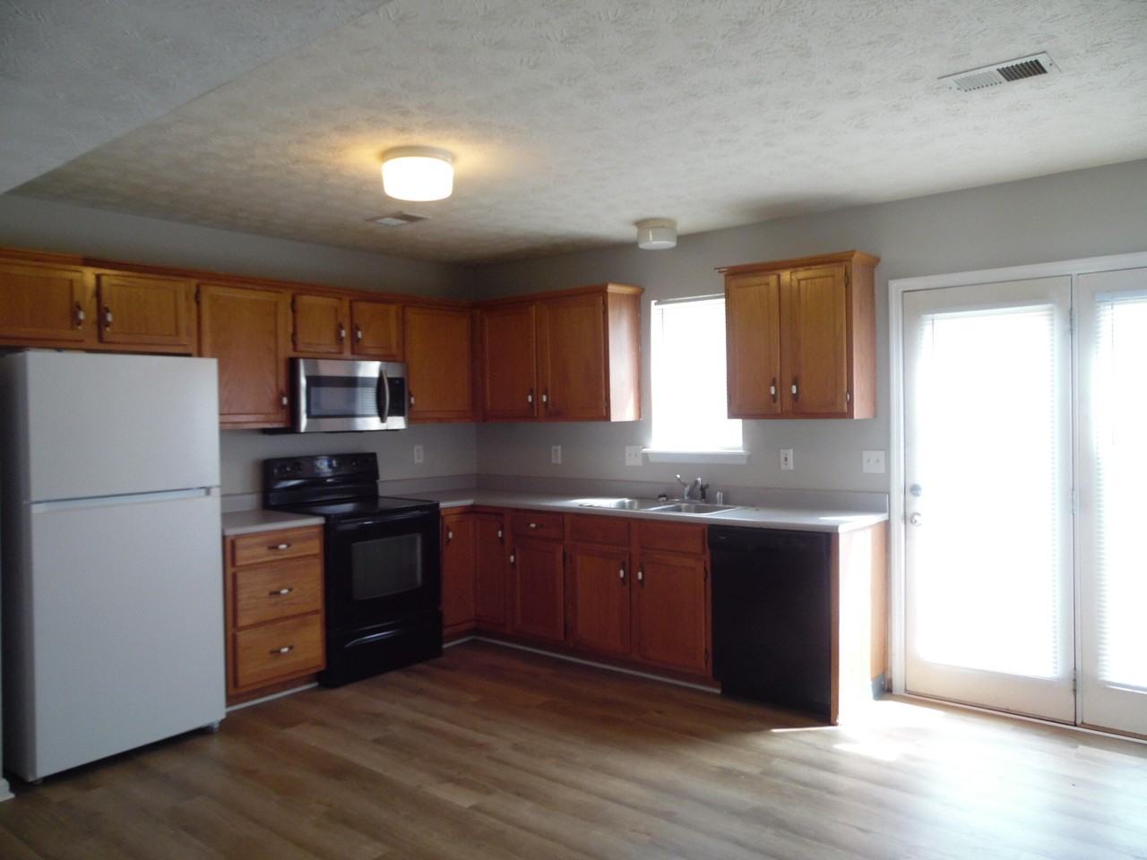 902 Wabarto Way - Photo 3 of 7