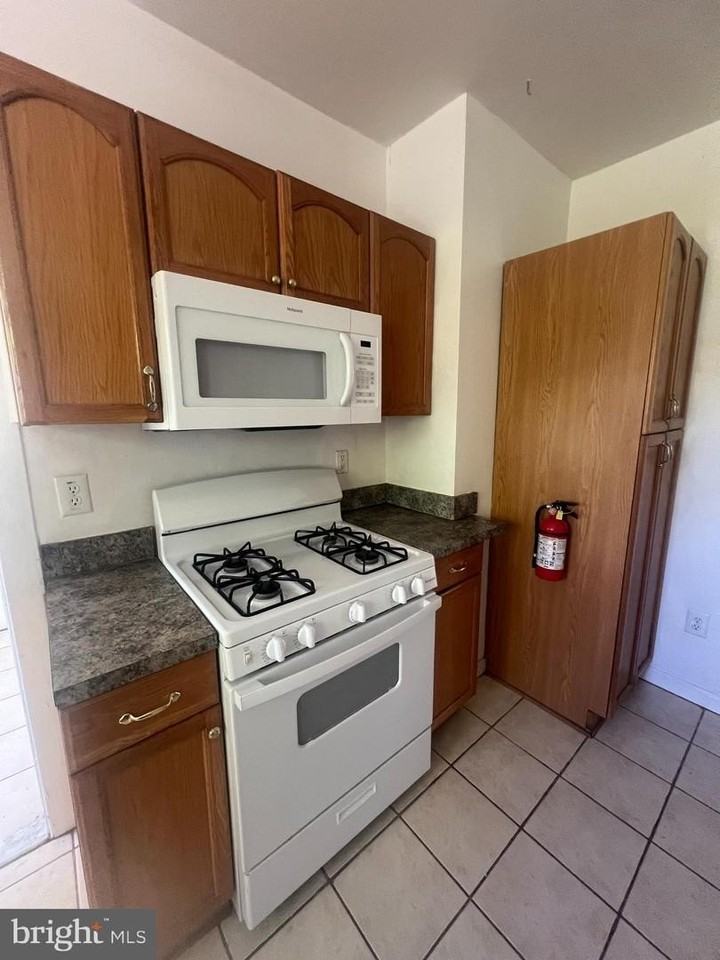 20 Normal Blvd - Photo 3 of 17