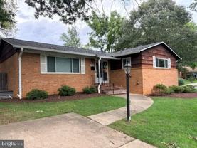 7016 Roundtree Rd - Photo 1 of 1