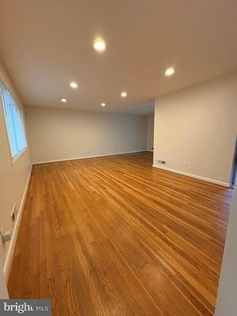 7016 Roundtree Rd - Photo 2 of 25