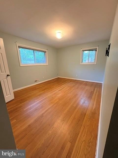 7016 Roundtree Rd - Photo 6 of 25