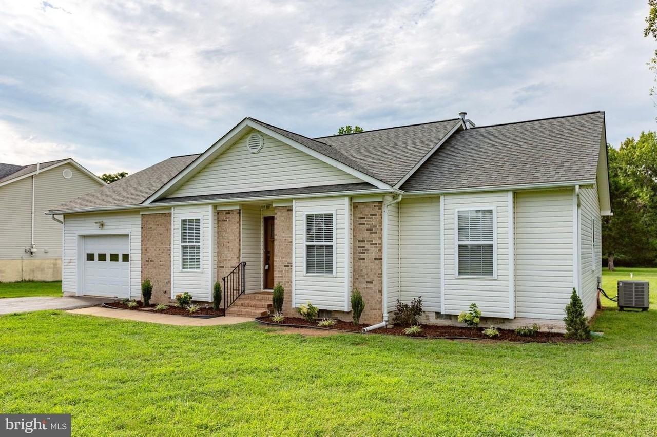 205 Old Landing Ct - Photo 2 of 39