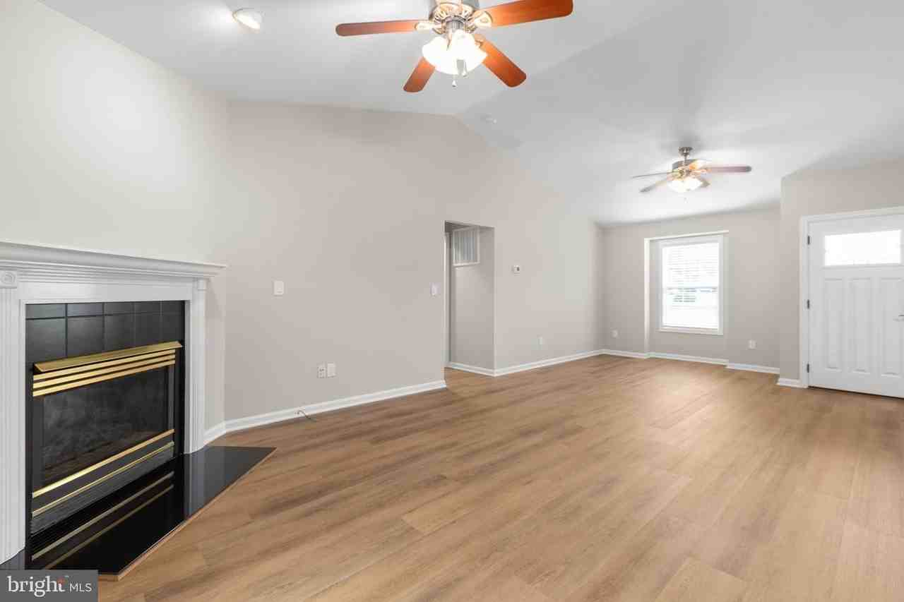 205 Old Landing Ct - Photo 5 of 39
