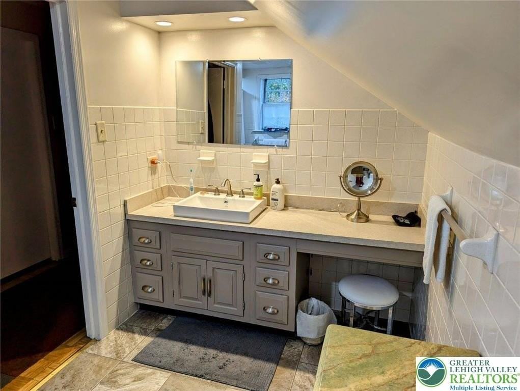 530 Penn St #2 - Photo 7 of 24