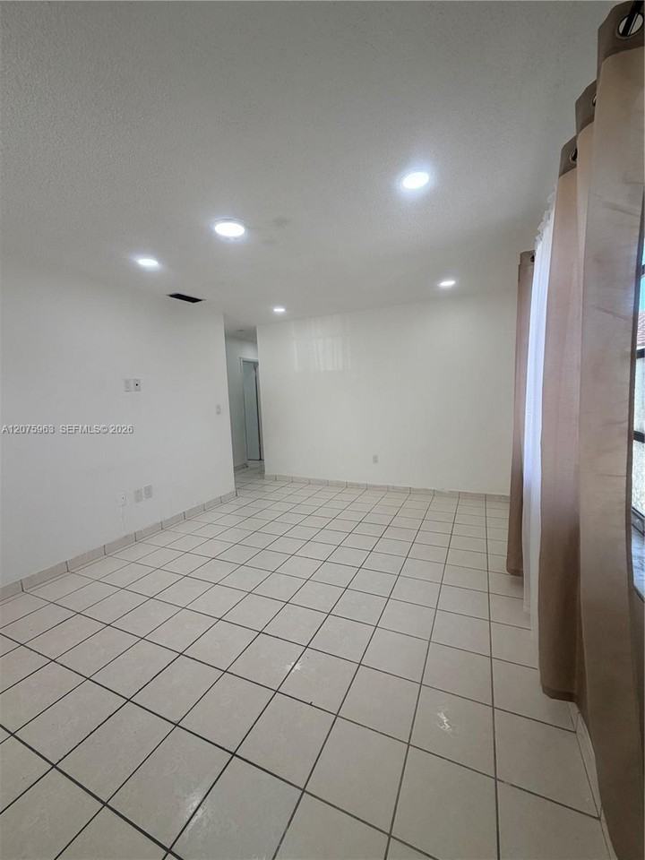 3821 Sw 89th Ct - Photo 2 of 8