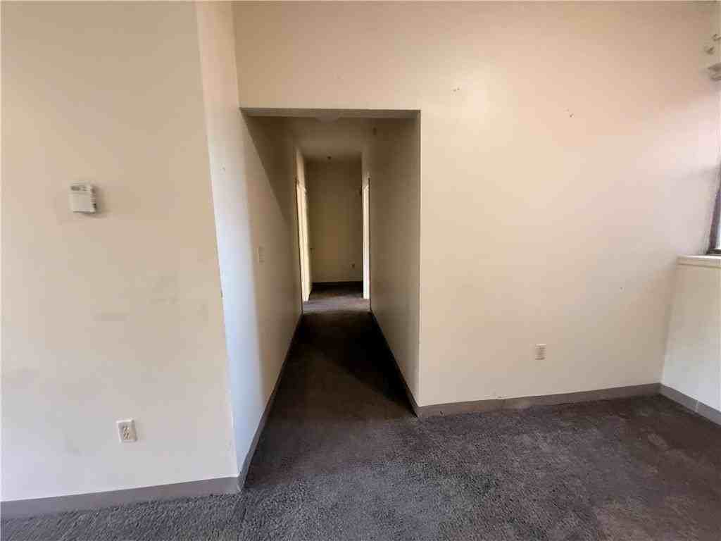 823 E 4th St #4 - Photo 5 of 17