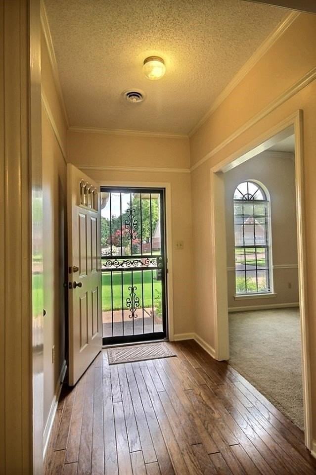 290 Scarletts Way - Photo 3 of 17