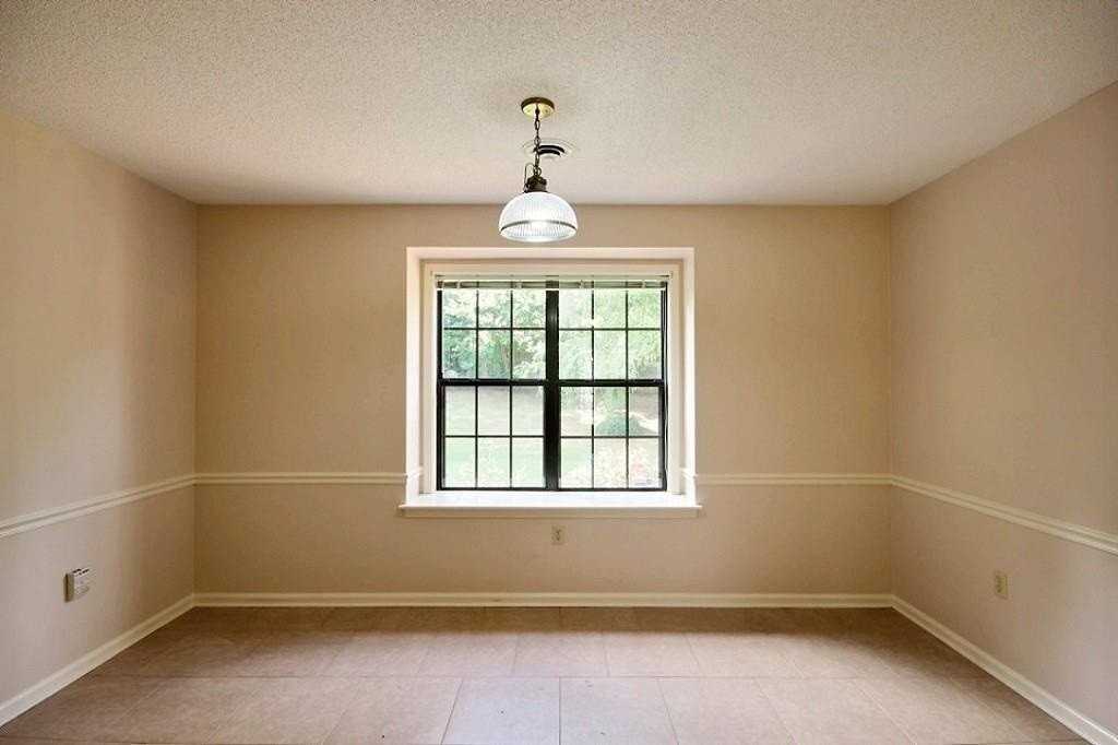 290 Scarletts Way - Photo 6 of 17
