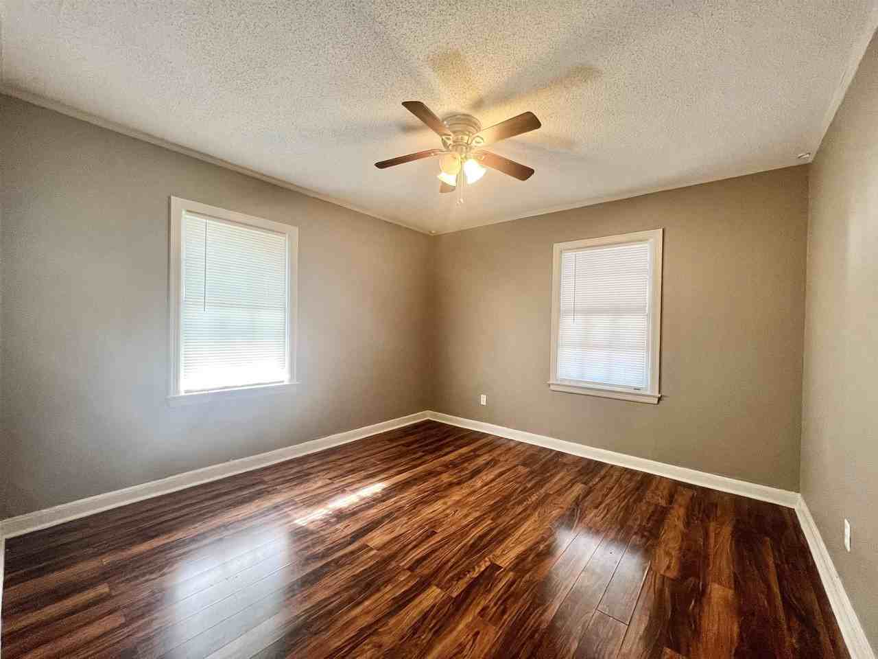 1515 Hope St - Photo 6 of 8