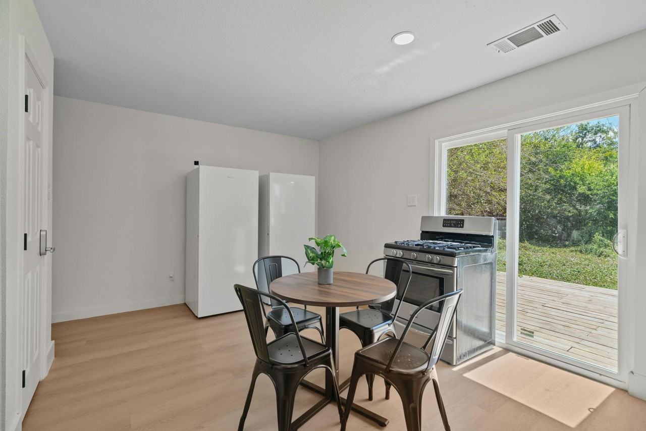 Brandi Cir - Photo 5 of 17