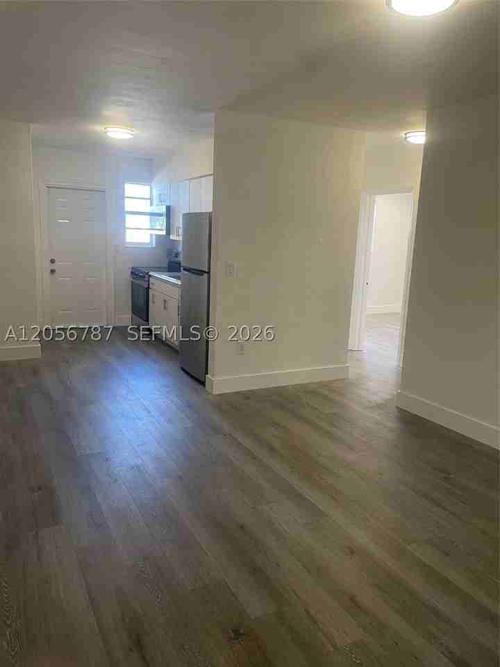1831 Nw 41st St #1833 - Photo 5 of 7