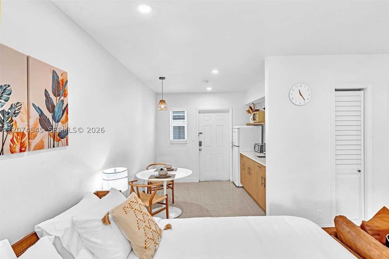 1941 Washington St #5 - Photo 7 of 29