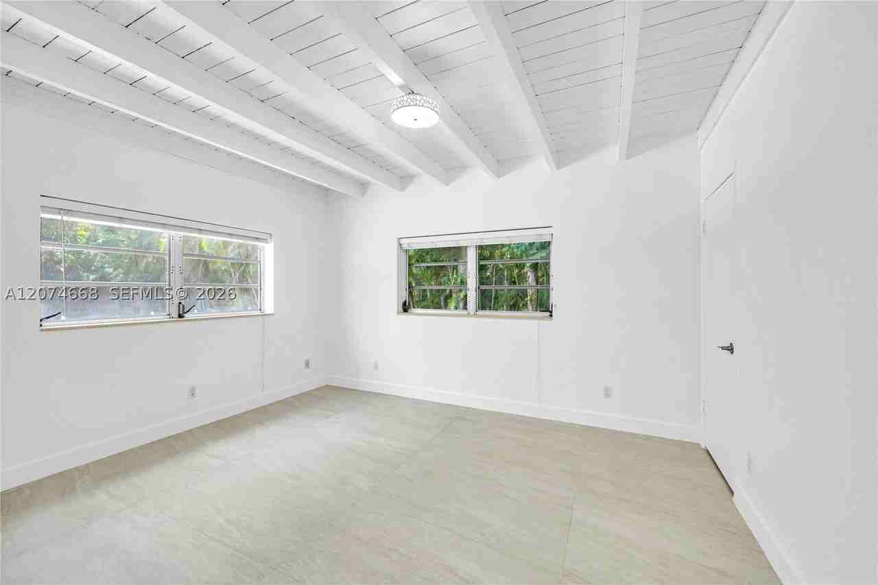 7480 Sw 122nd St - Photo 3 of 43