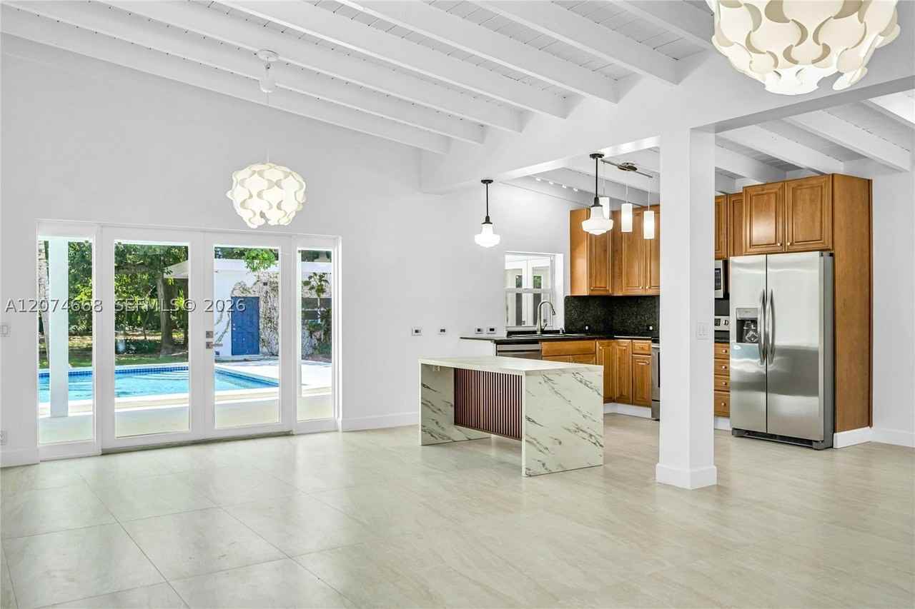 7480 Sw 122nd St - Photo 4 of 43
