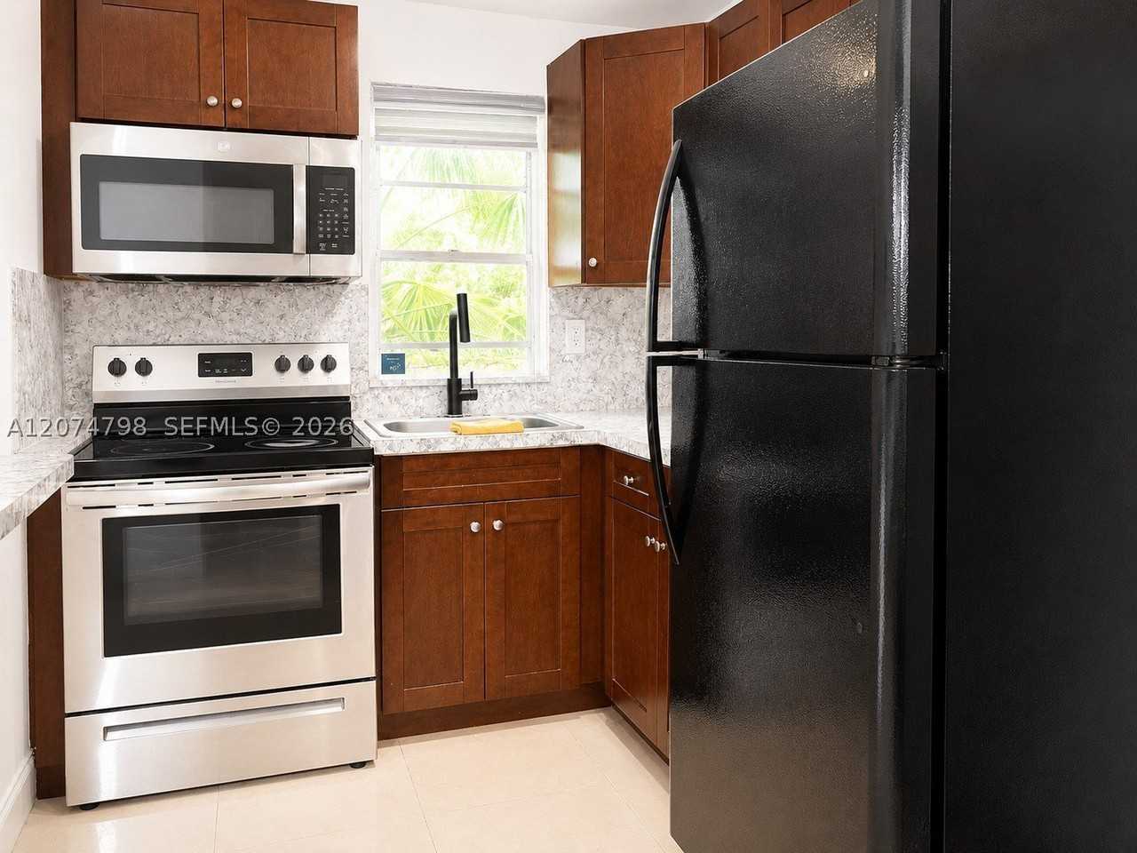 802 Nw 3rd Ter - Photo 7 of 30