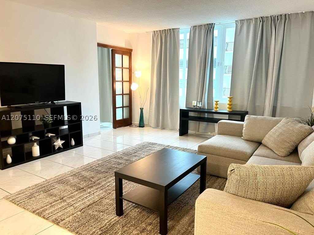 5401 Collins Ave #311 - Photo 3 of 18