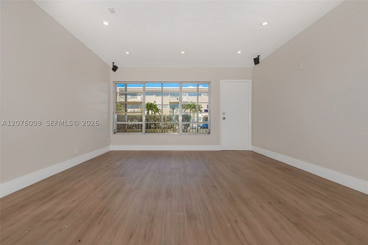 16800 Ne 15th Ave #115 - Photo 3 of 22