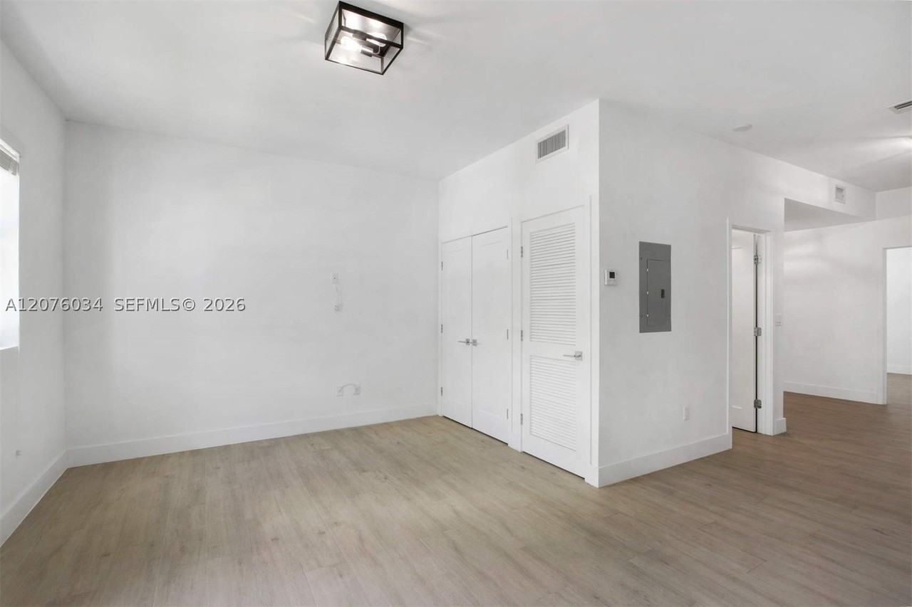 624 Santander Ave #1 - Photo 3 of 29