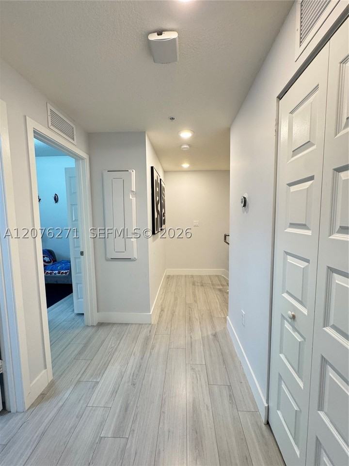10413 Nw 82nd St #3 - Photo 5 of 44