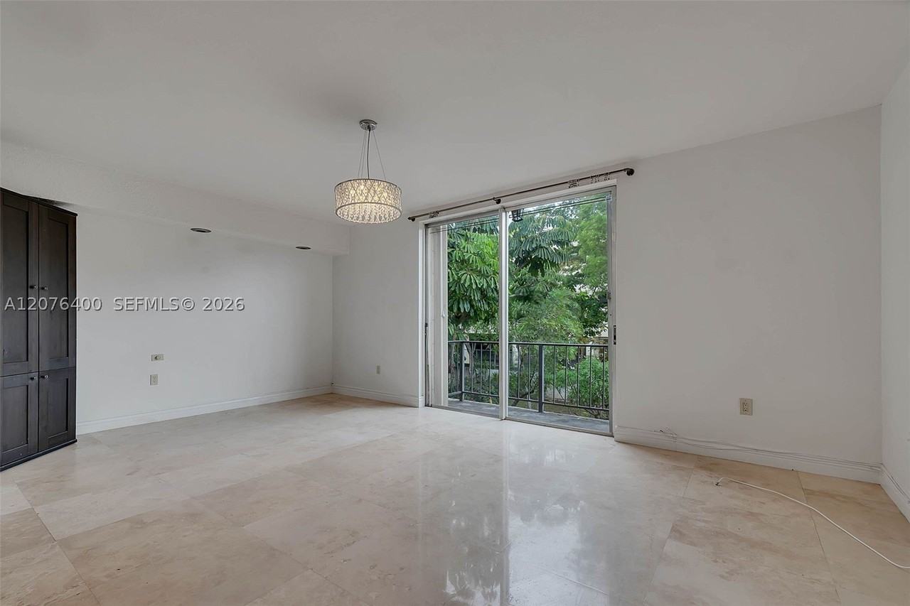 1655 Ne 115th St #21B - Photo 6 of 30