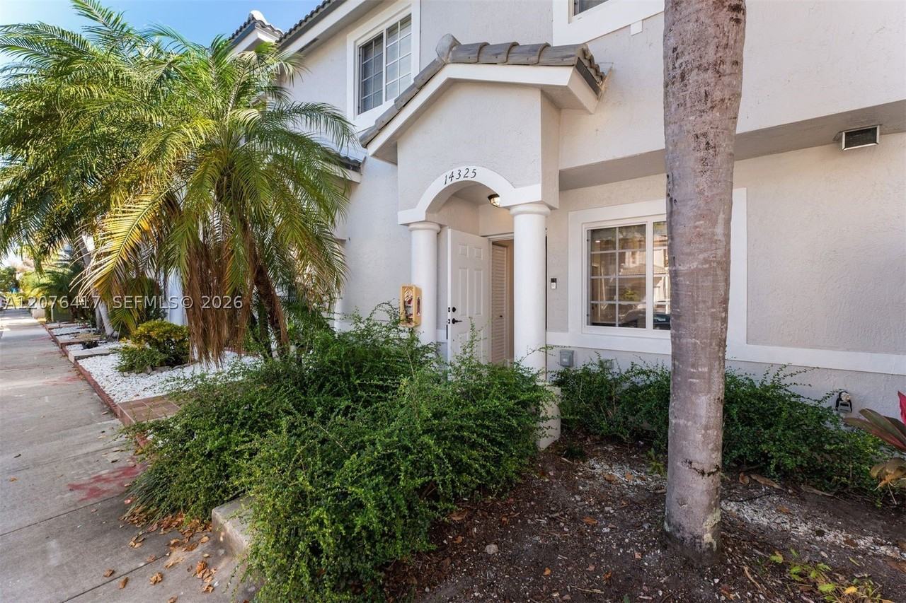 14325 Sw 121st Pl #5 - Photo 5 of 26