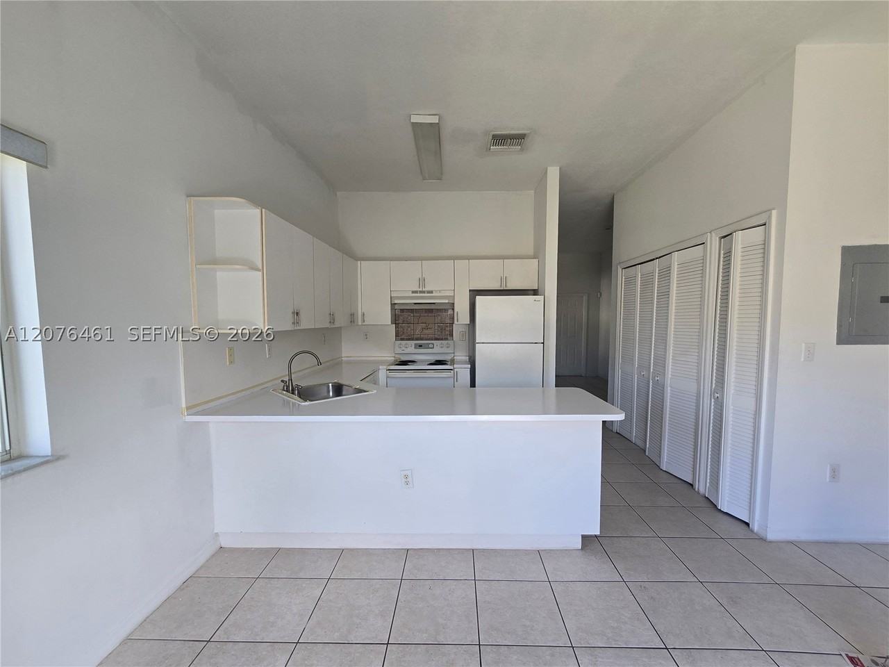 21500 Sw 87th Ct #21500 - Photo 4 of 24