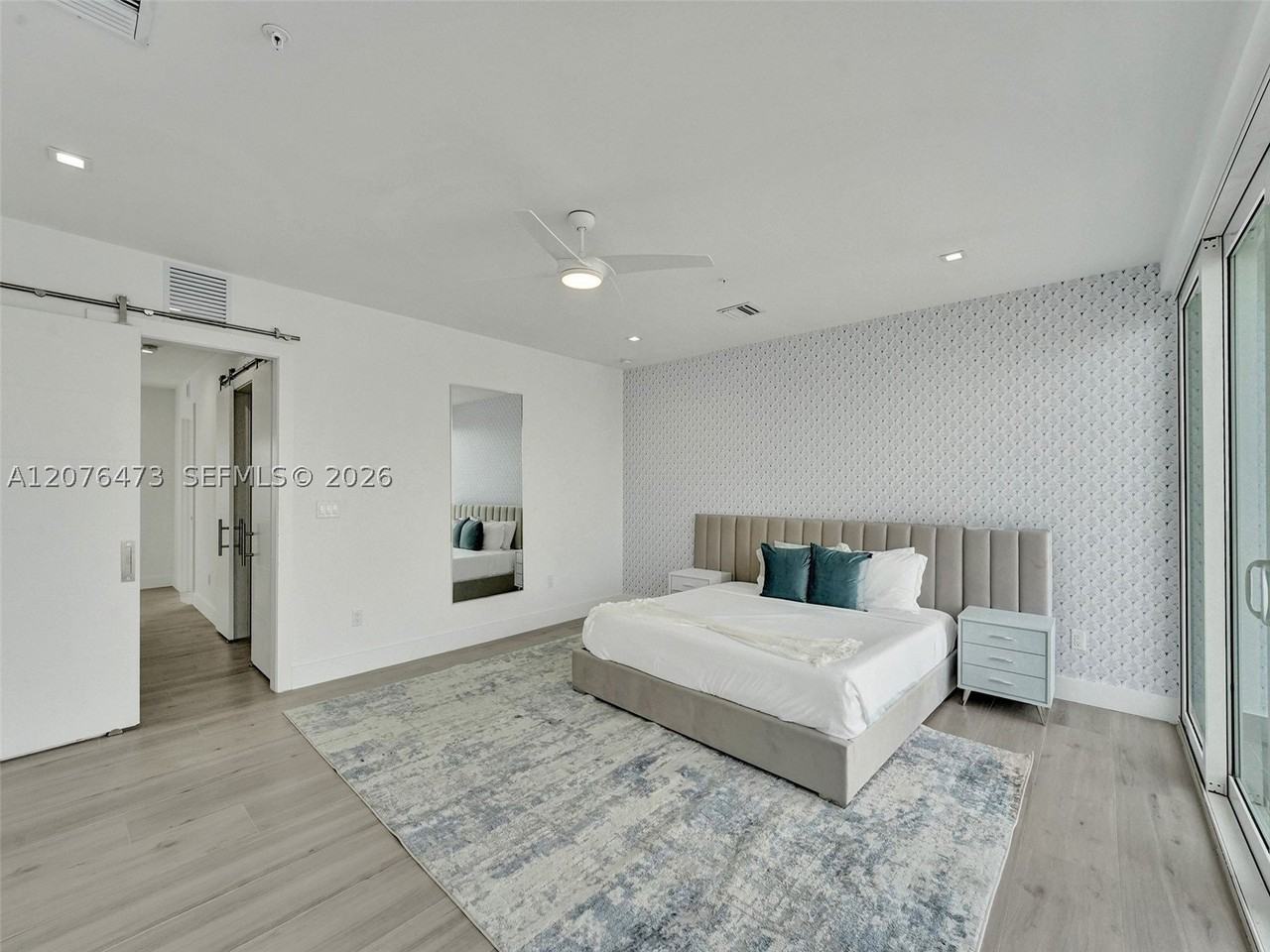 1226 Ne 15th Ave - Photo 2 of 50