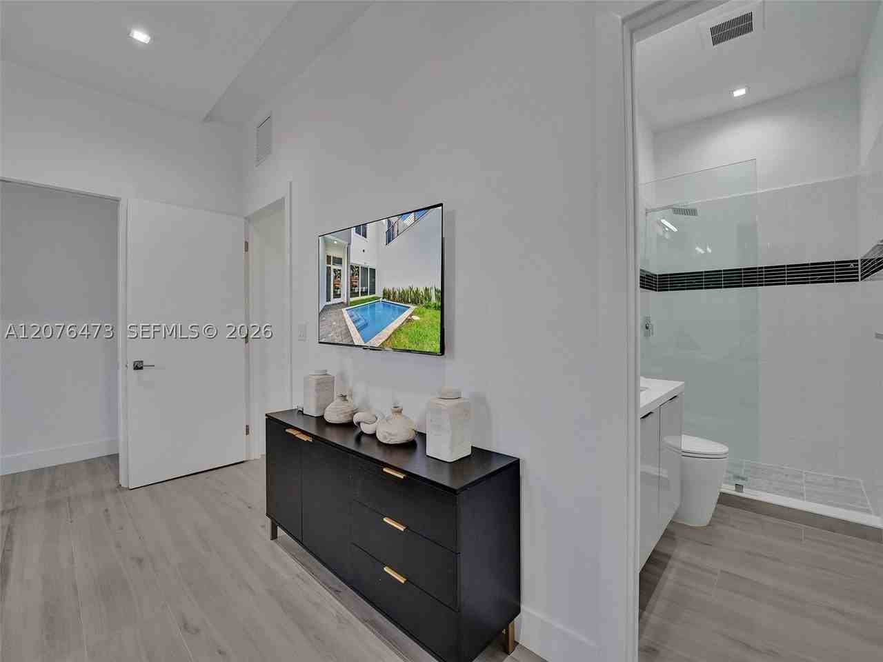 1226 Ne 15th Ave - Photo 6 of 50