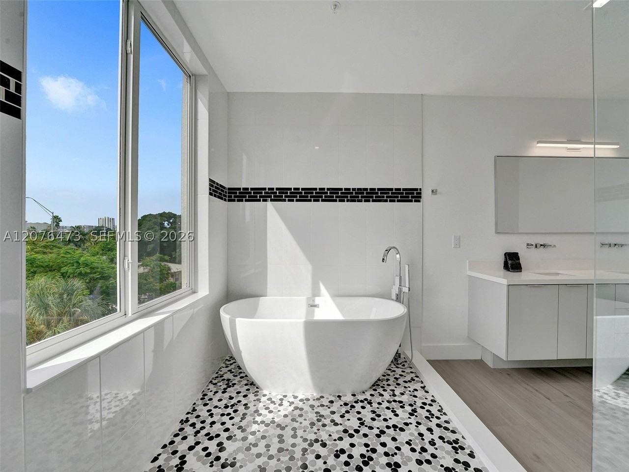 1226 Ne 15th Ave - Photo 7 of 50