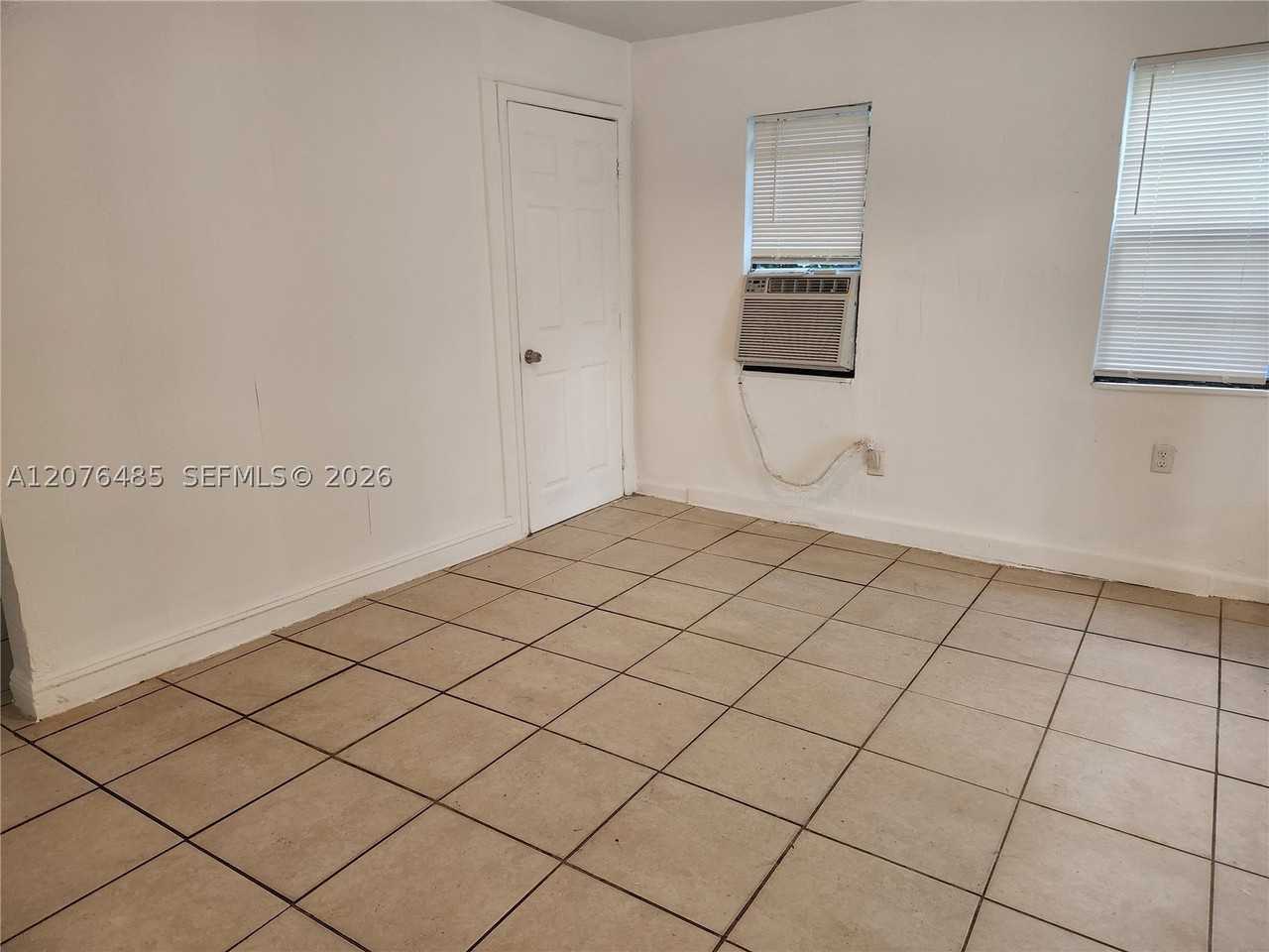 2129 Nw 44th St #2129 - Photo 4 of 7