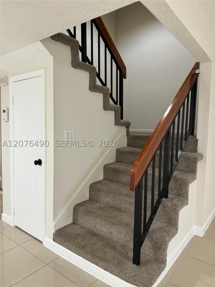 16498 Ne 26th Ave #12 - Photo 7 of 19